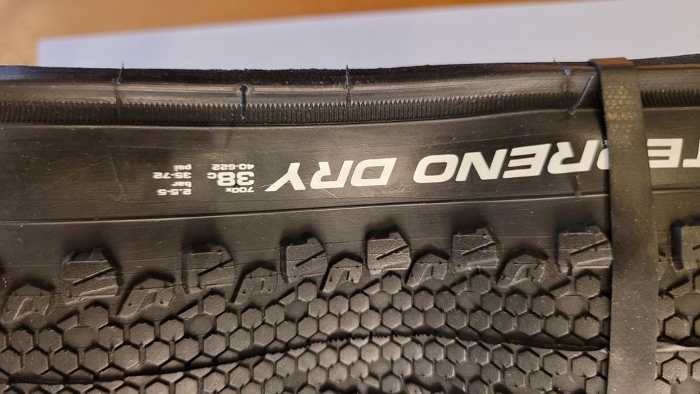 Nowa opona Vittoria Terrano Dry 700x38