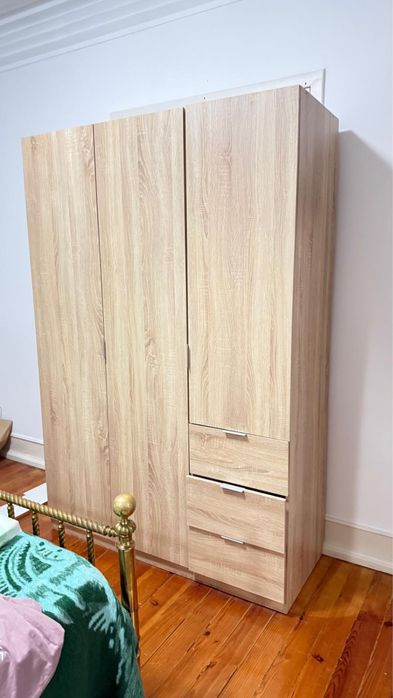 Armário 200 x 135 cm