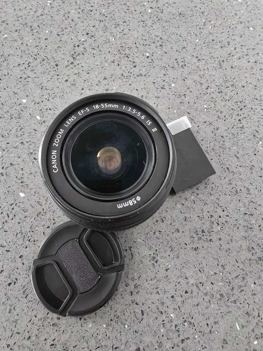 Objetiva Canon EF-S 18-55mm f/3.5-5.6 IS II