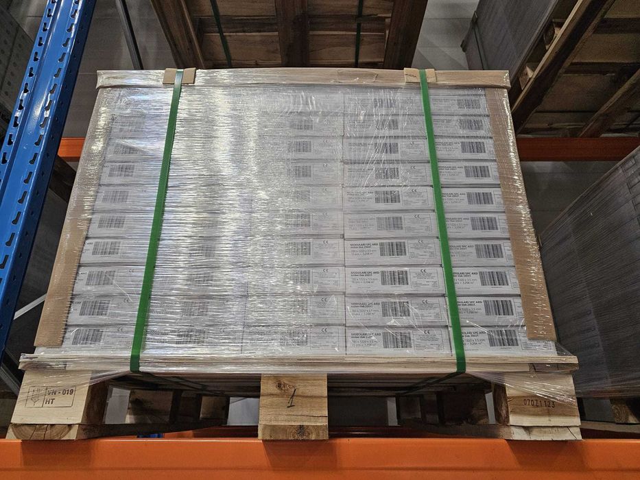 Panele LVT AMBER OAK klejone do podłoża z podkładem 181m2 II gatunek