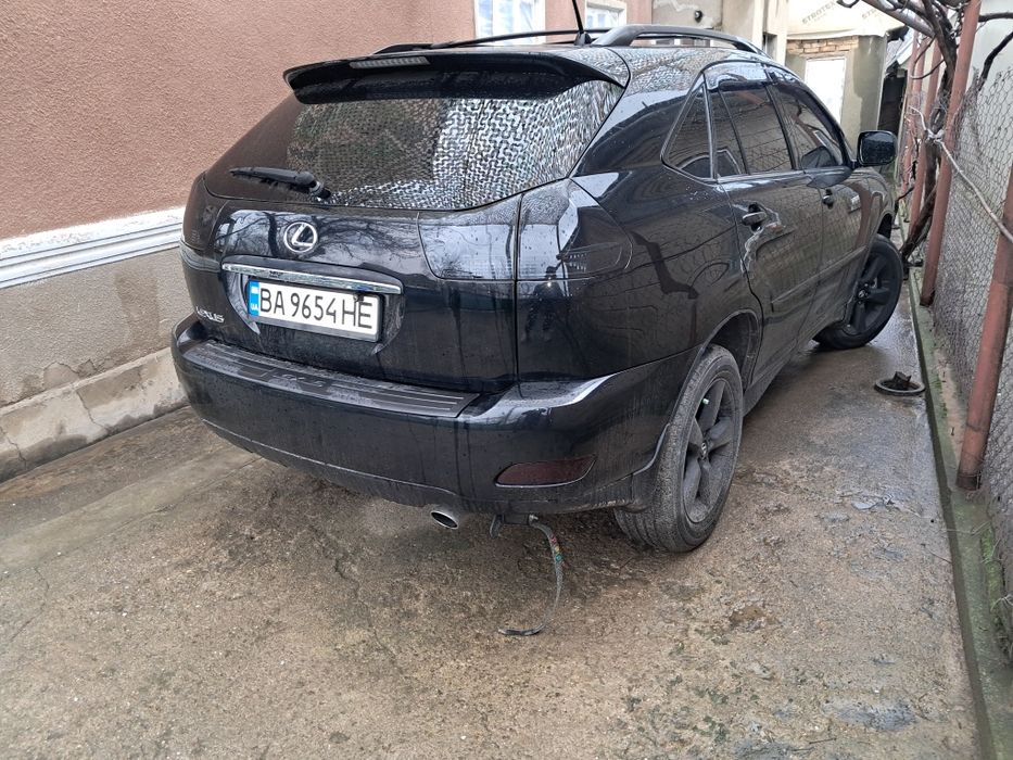 Автомобіль Lexus rx 330
