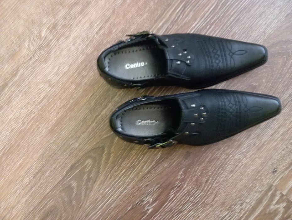 Взуття Козачки нові