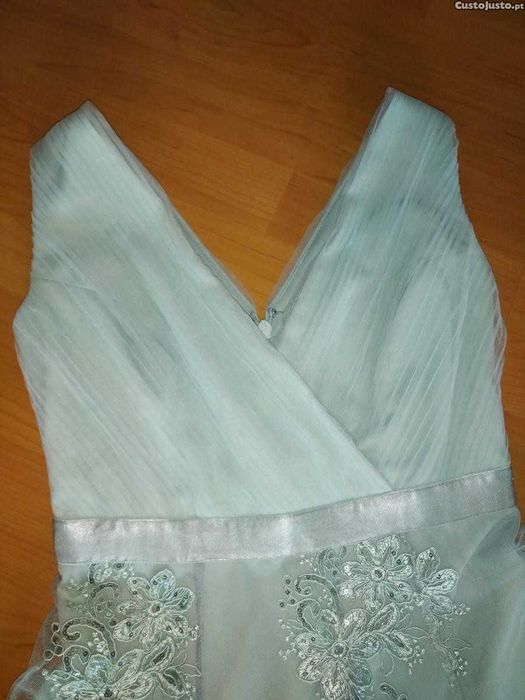 Vestido para casamento, com cauda.