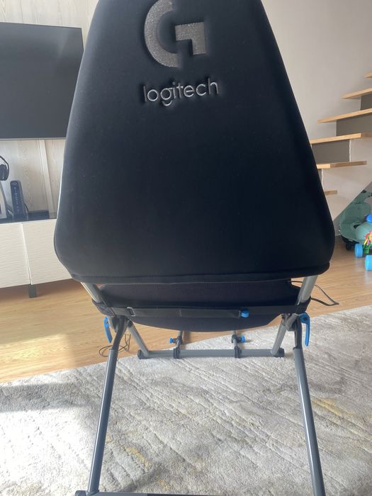 Volante e pedais logitech G 923  com  cadeira playseat x