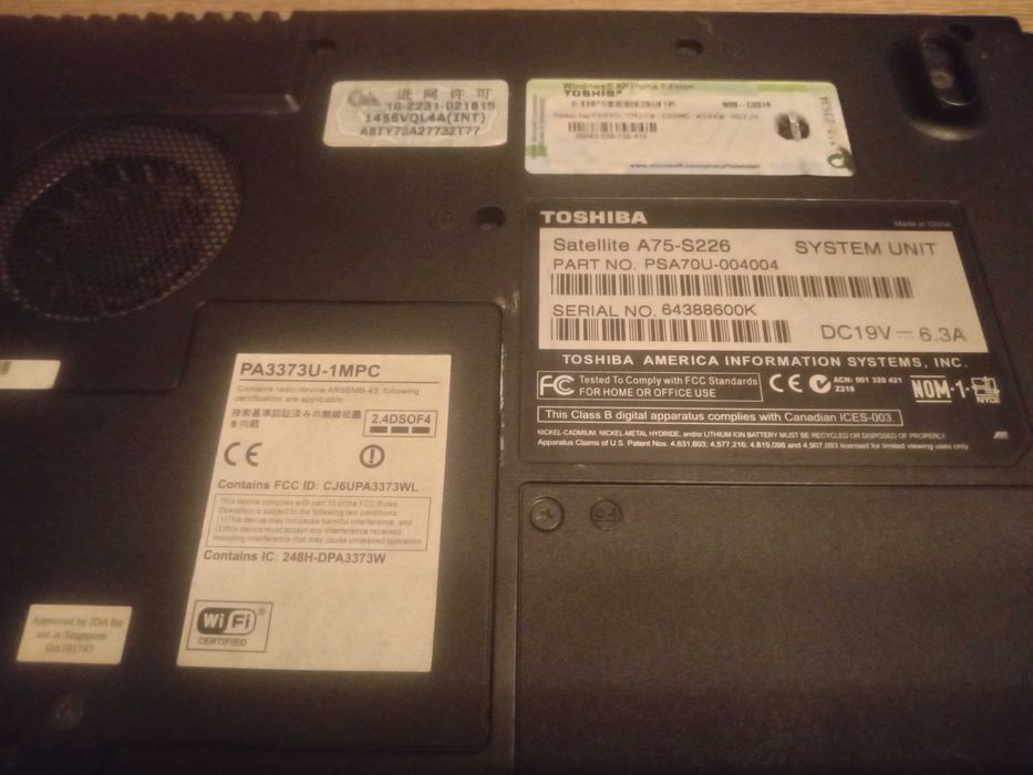 laptop Toshiba Satellite A75-S226