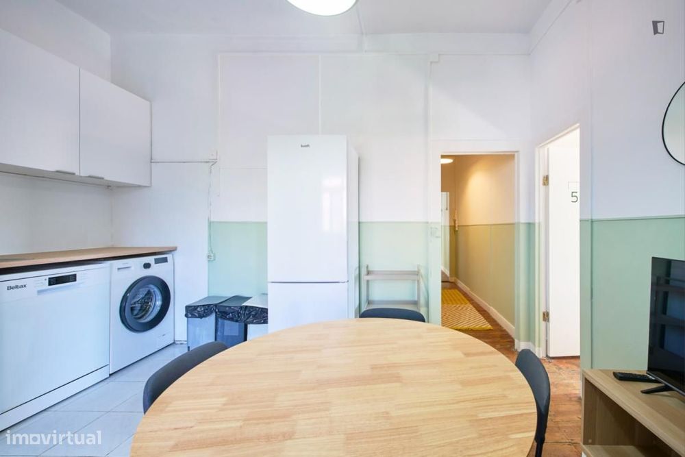 Quarto - localizado em São Bento Lisbon