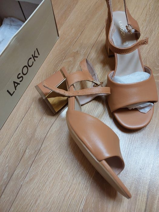 Nowe sandały Lasocki rozmiar 36