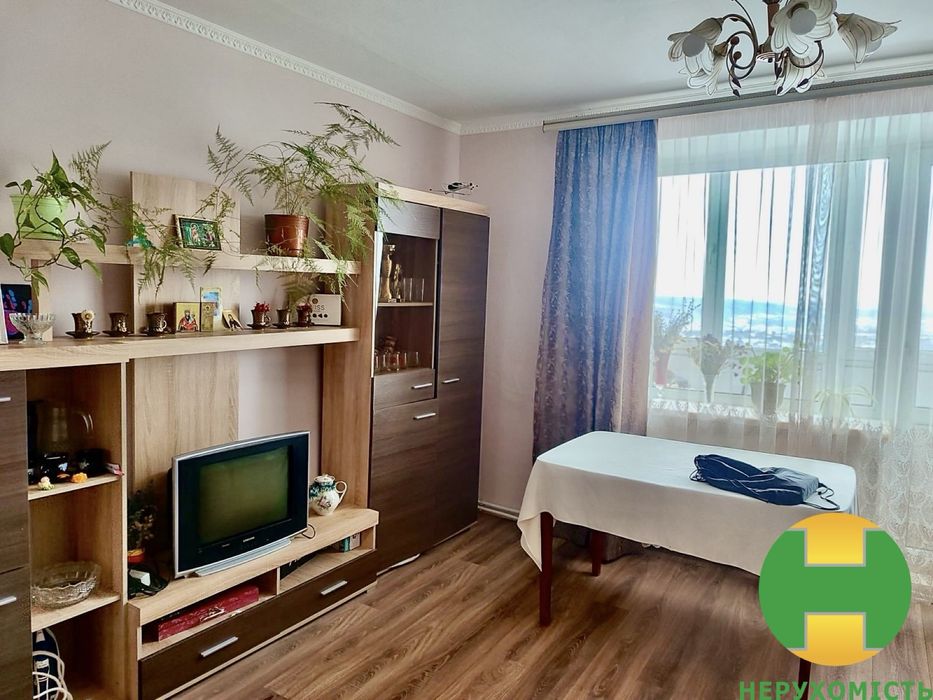 Продається 3-кімнатна квартира. Чортків