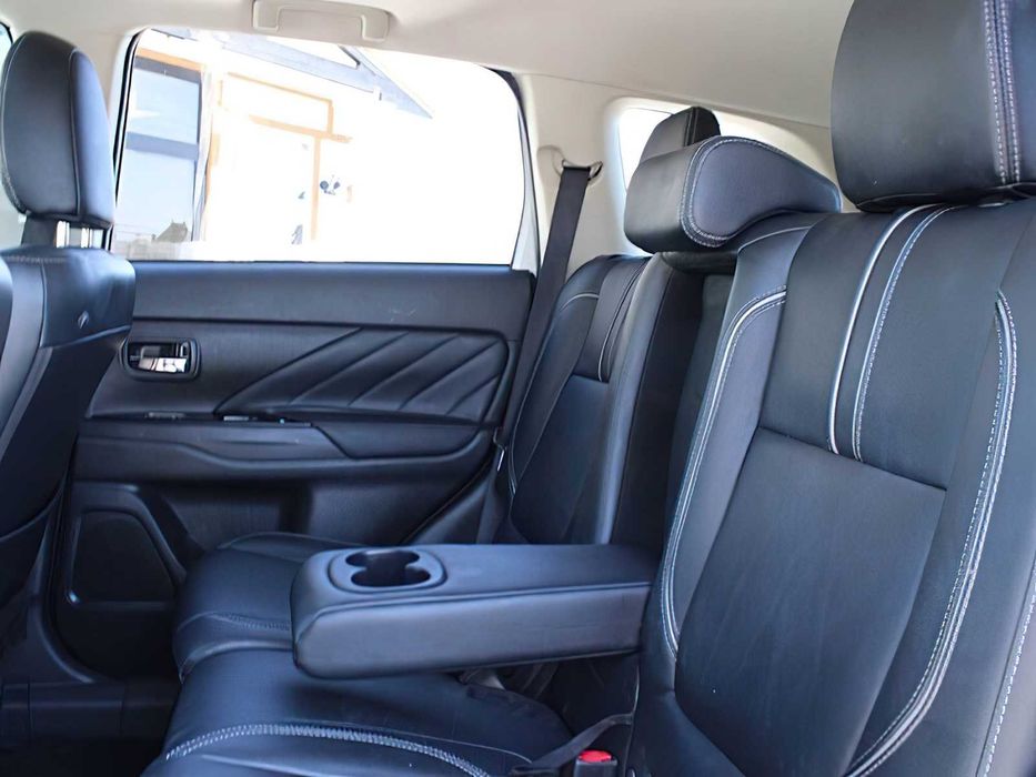 Mitsubishi Outlander PHEV GT      2018