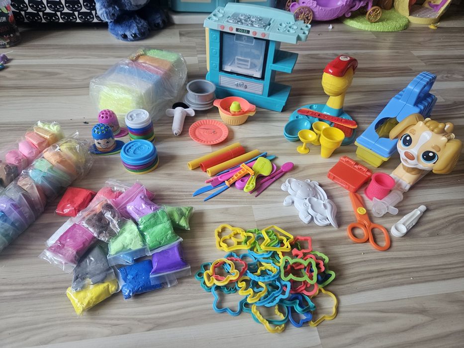 Duży zestaw do ciastoliny - PlayDoh, Smiki i inne