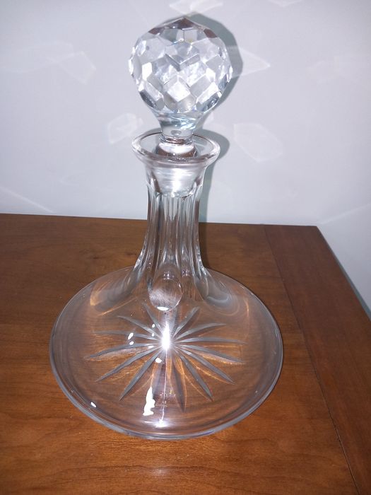 Garrafa Cristal Atlantis 

26cm

Impecável