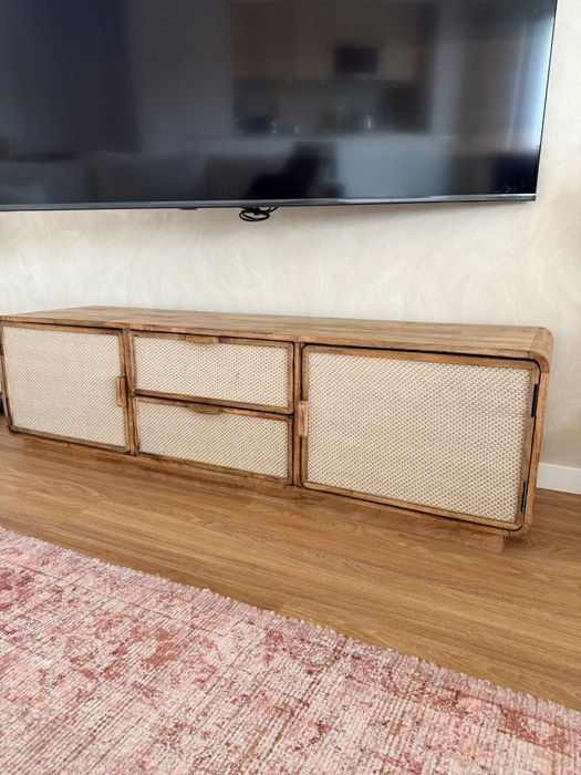 Movel de TV Sklum de madeira 160cm - Novo (1 mes de uso)