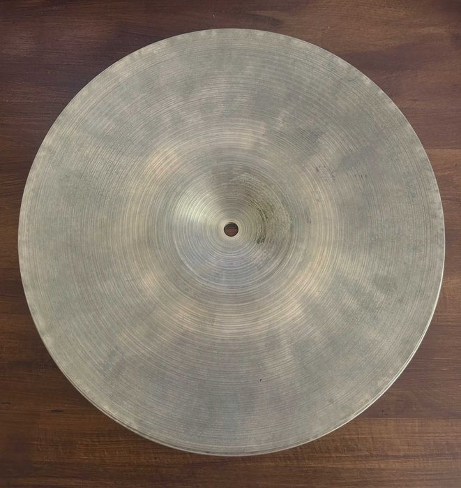 Par de pratos Hi-Hat Zildjian New Beat de 14 polegadas