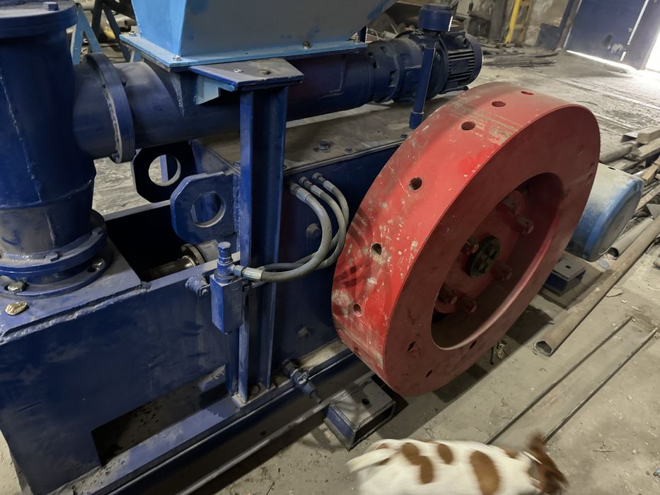 Продається прес для виготовлення брикетів нестро БП-75