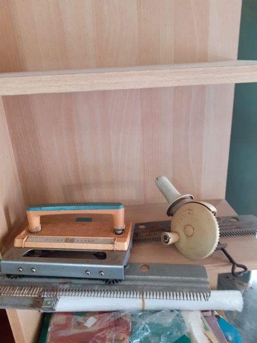 Maquina de tricô BROTHER KH-588