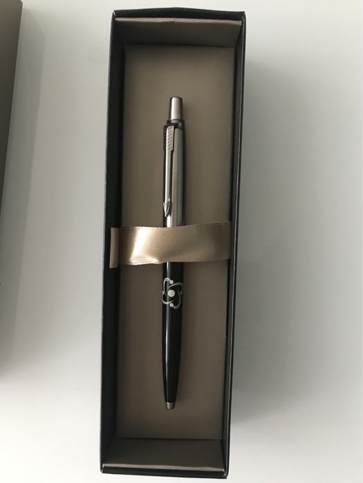 Нова кулькова ручка Parker