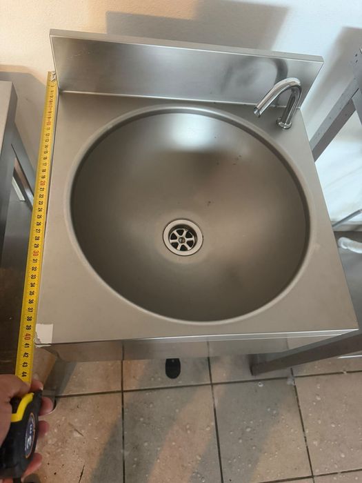 Lavatório Profissional em Inox com Pedal
