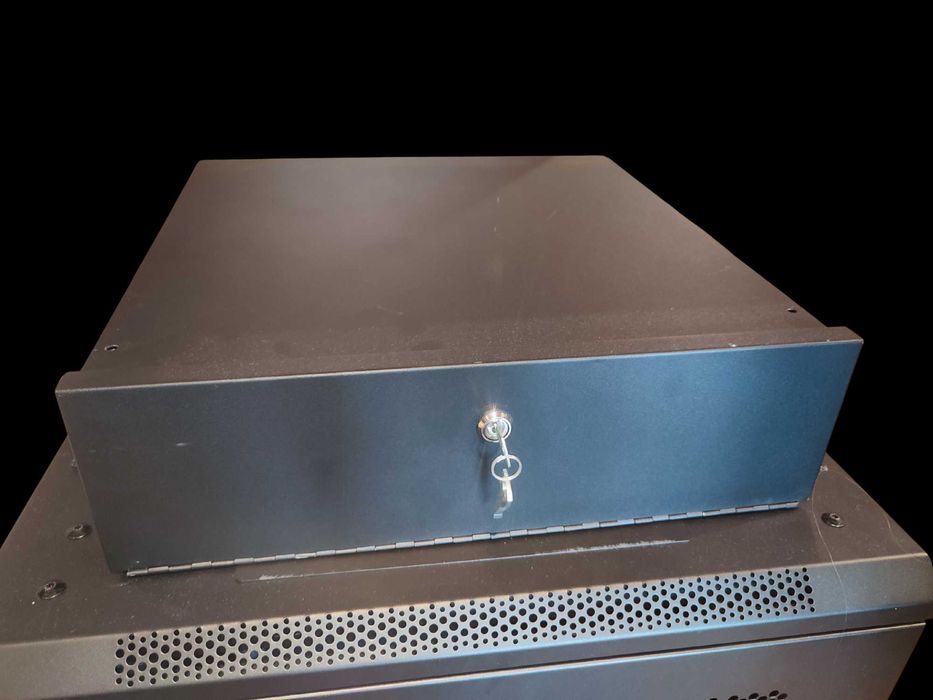 Obudowa rack, Szafka multimedialna, rejestrator kluczyk