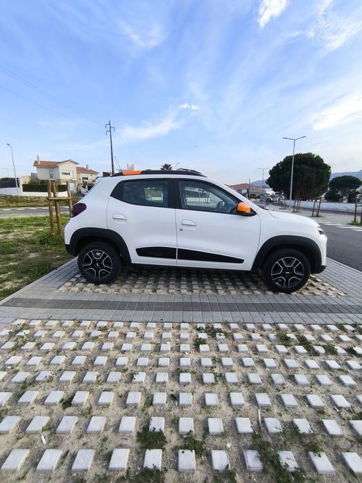 Dacia Spring Essential