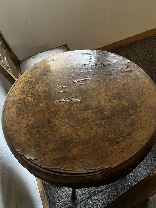 Komplet stół i dwa krzesła do renowacji