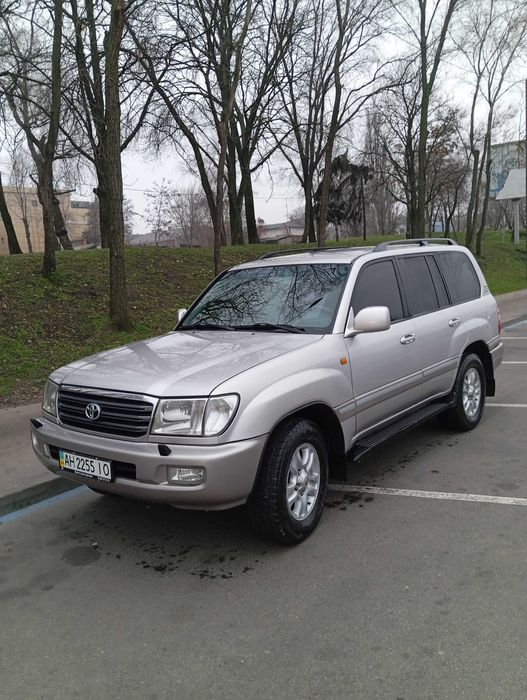 Toyota Land Cruiser 100