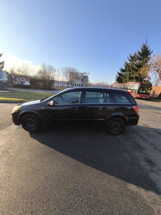 Opel Astra h 1.6 benzyna kombi