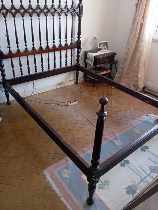 Cama antiga  tipo Bilros