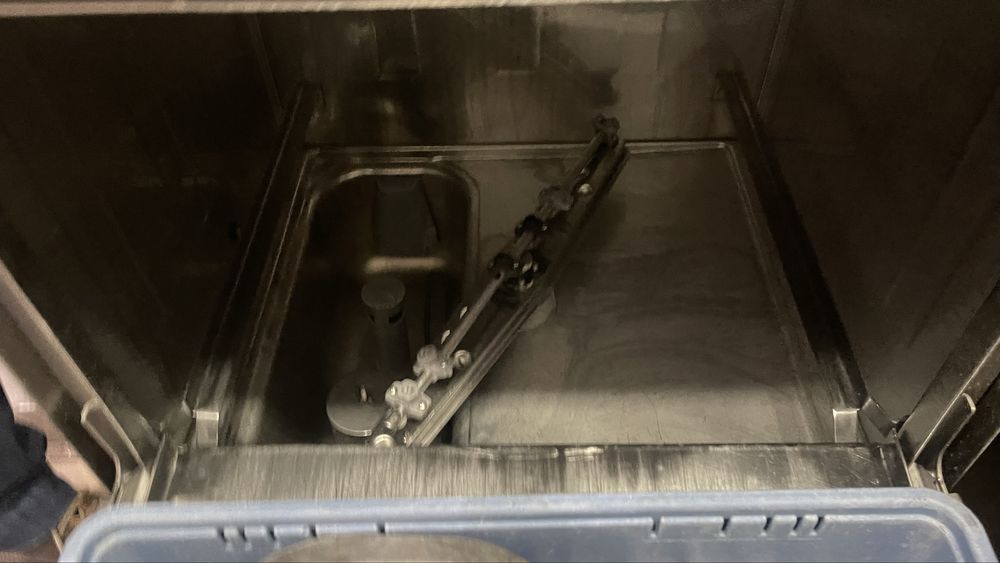 Maquina de pratos industrial