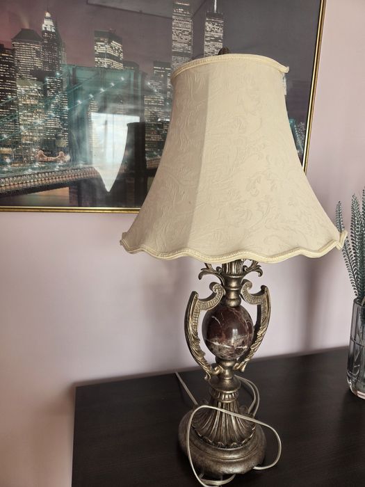 Lampa pokojowa z abażurem