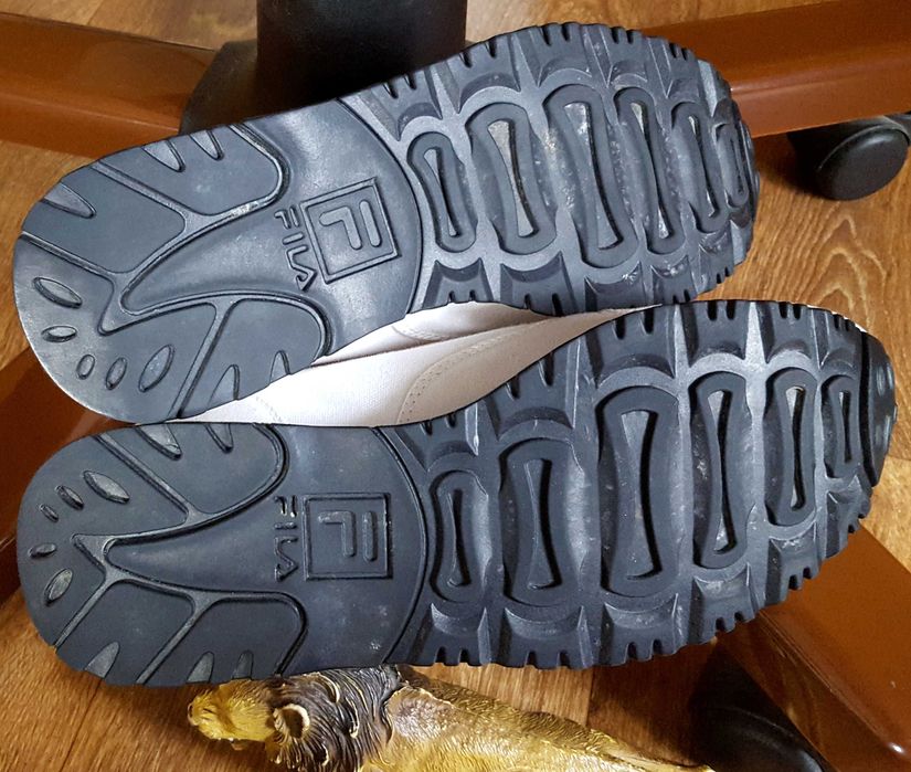 Білі кросівки fila original usa
