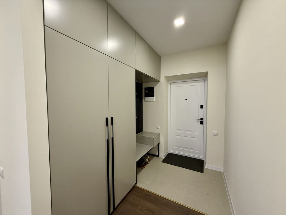 Трехкомнатная квартира с ремонтом в ЖК Леваневский.