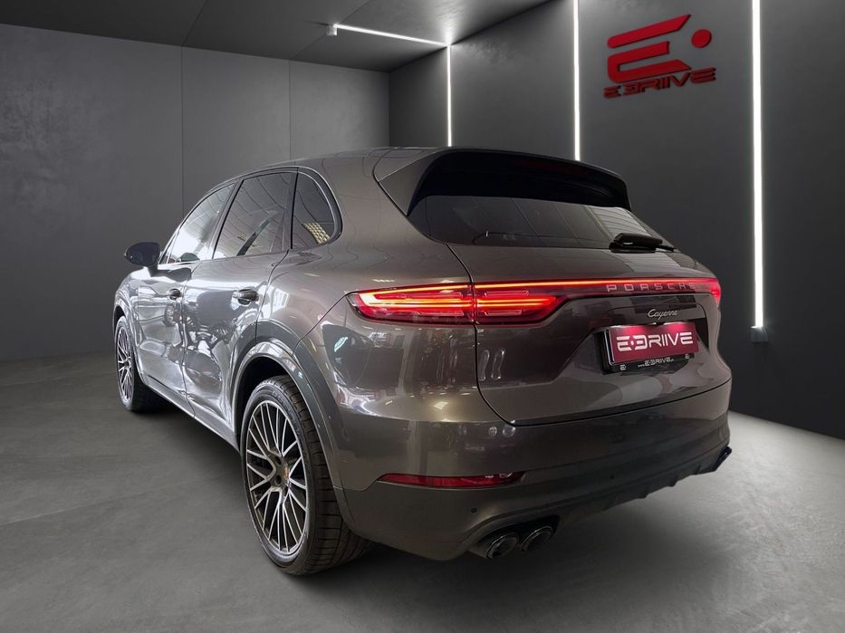 Porsche Cayenne Platinum Edition
