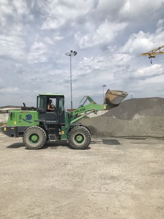 Песок  Щебень любой фракции.