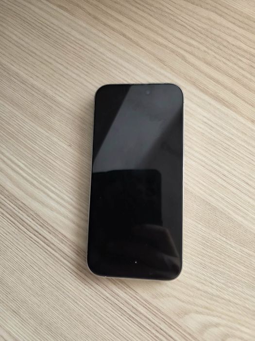 Iphone 15 pro stan idealny