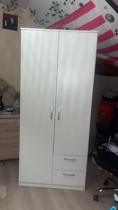Szafa dwudrzwiowa oraz komoda
