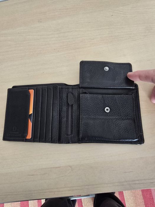 Camel-colored wallet, like new64551776603651124