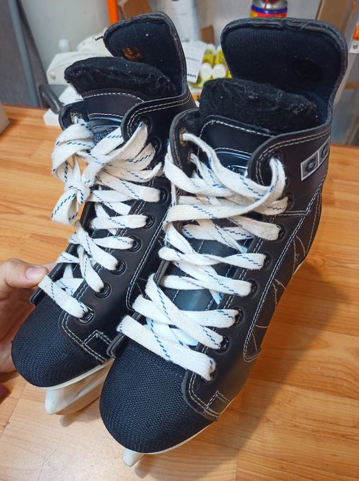 Patins CCM powerline 60 hóquei no gelo