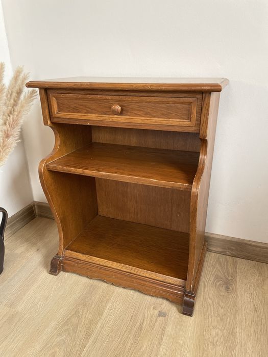 Szafka nocna drewniana komódka półka z szufladą zdobiona brązowa retro