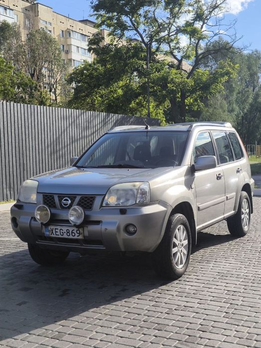 Продам Nissan X-Trail  2.2 дизель