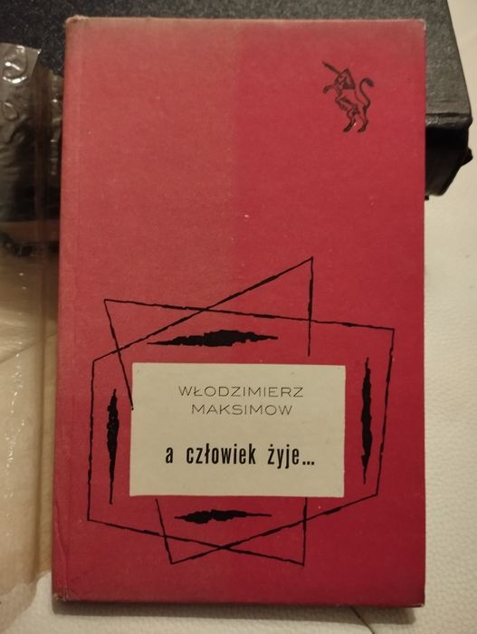 Maksimów A człowiek żyje