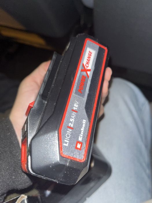 Conjunto de Carregador e Bateria EINHELL Pxc Starter Kit 18V 2,5Ah