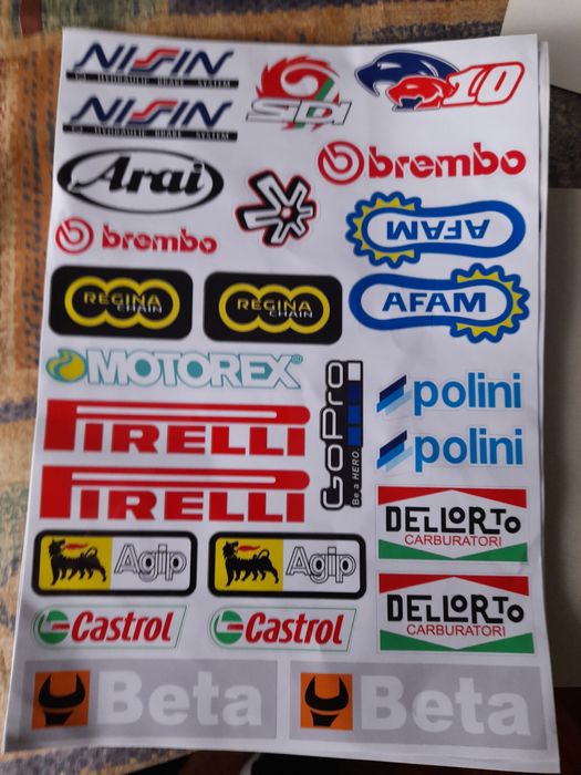 variados folhas de stickers