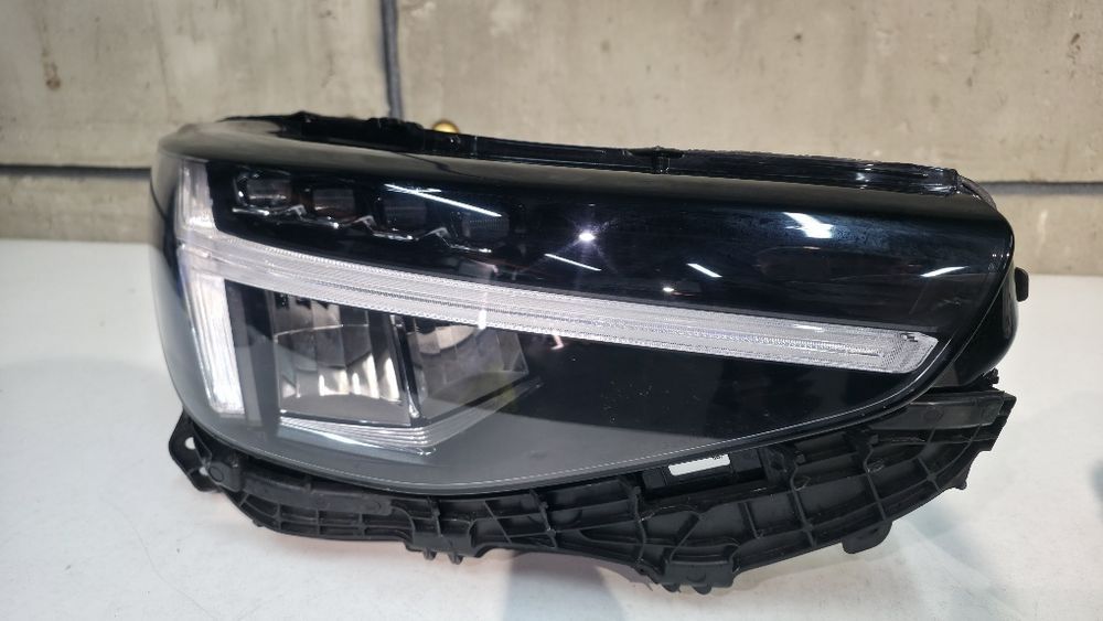 Volvo XC40 рестайл Full LED фари комплект оригінал OEM Європа 2023 2024 2025