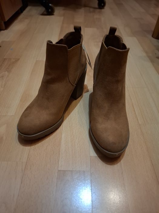 nowe buty na obcasie