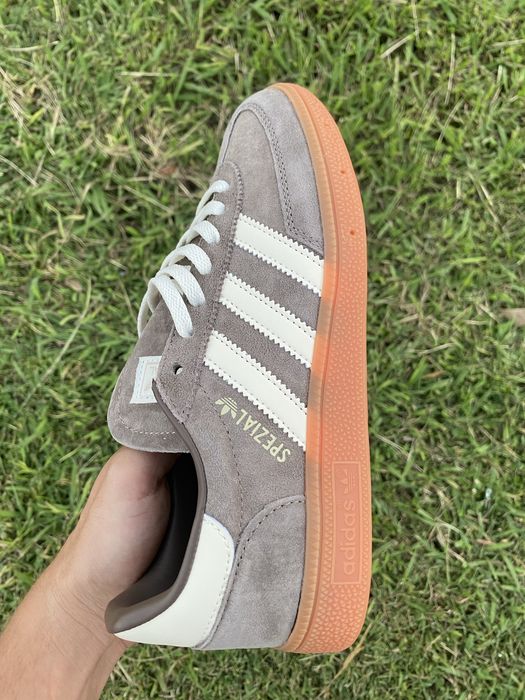 Adidas Spezial novos