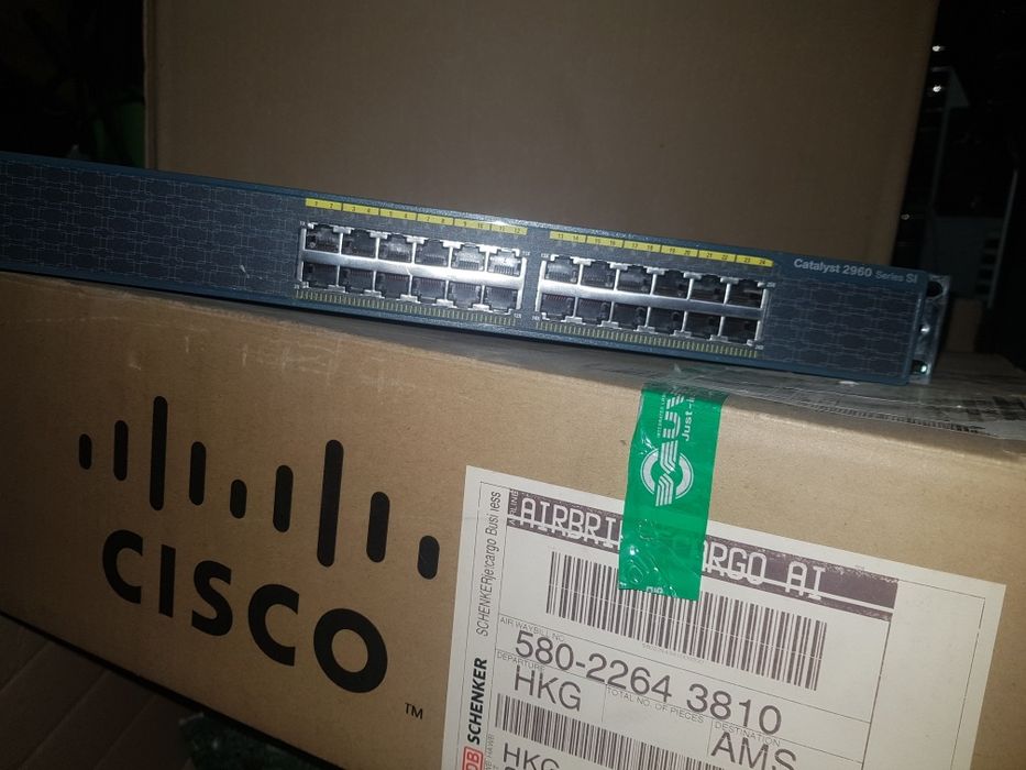 Мережевий керований світч Cisco Catalyst WS-C2960-24-S  сетевой свитч L2 управляемый комутатор 24 порта 100 mbit
