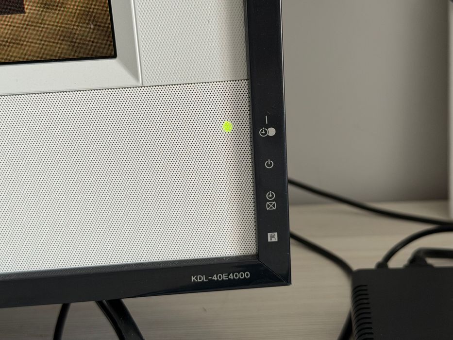 Телевізор Sony KDL-40E4000