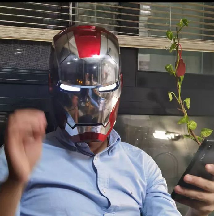 Máscara Iron Man Automática Premium Tamanho Real Prateada