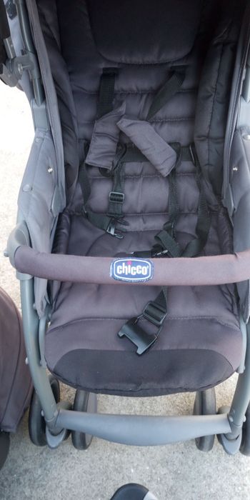 Carrinho bebe Chicco com ovo e base fixação do mesmo.