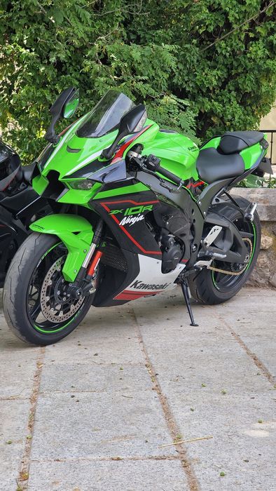 Kawasaki Ninja ZX-10R 2022 - ~15.000 km - Bem equipada